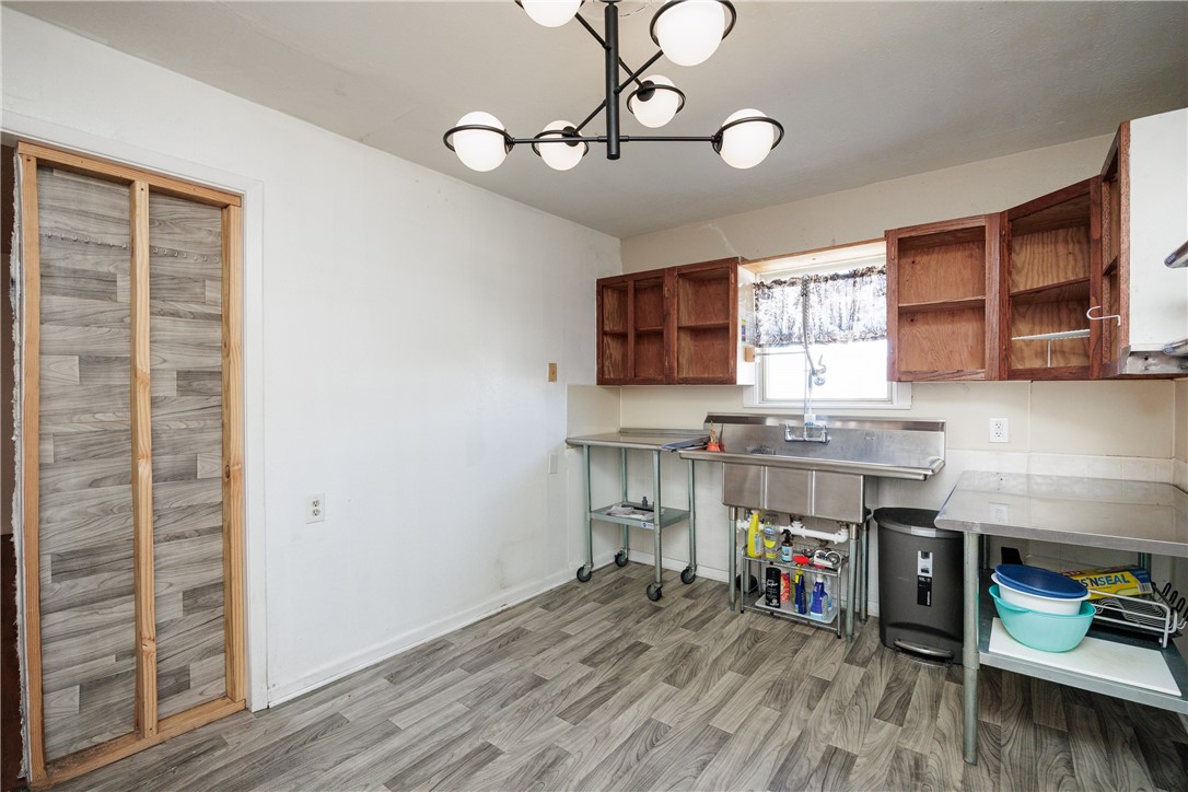 1002 Waldron Property Photo 13