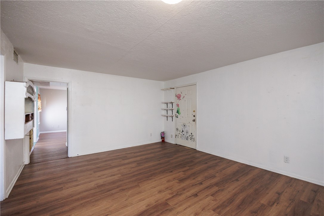 1002 Waldron Property Photo 17