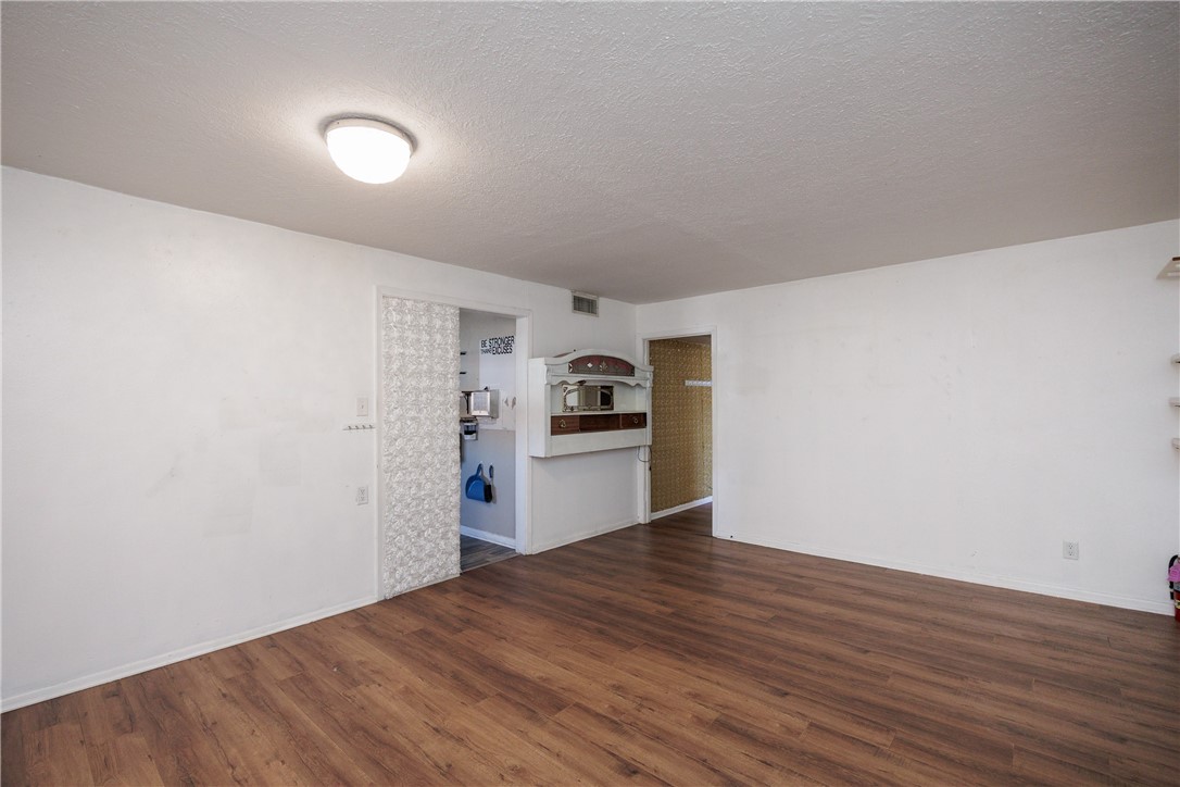 1002 Waldron Property Photo 18