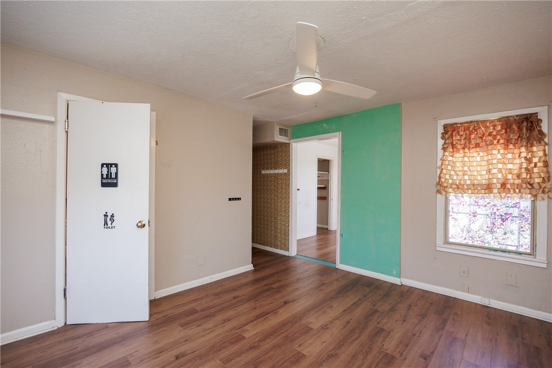 1002 Waldron Property Photo 23