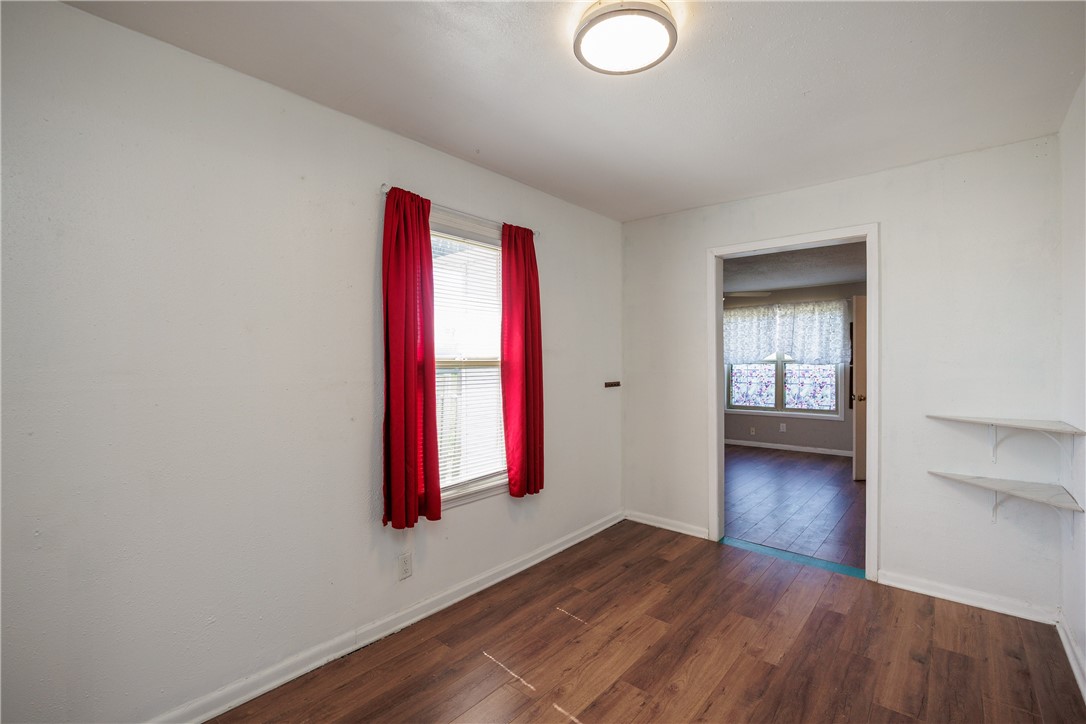 1002 Waldron Property Photo 28