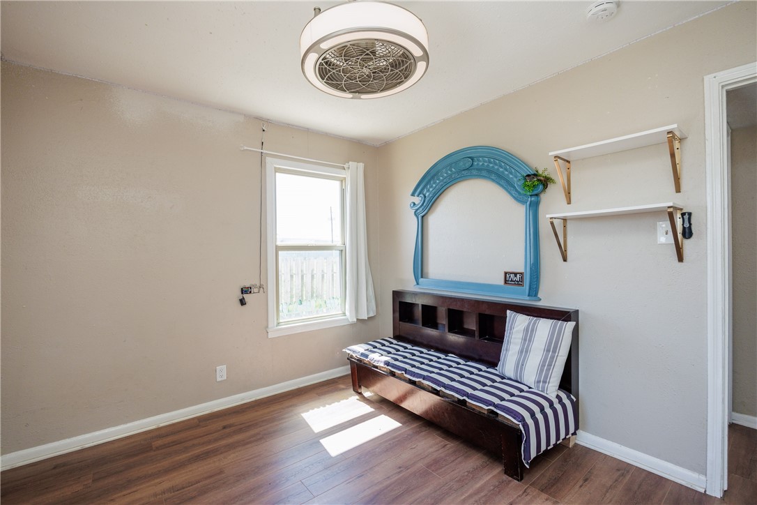 1002 Waldron Property Photo 32