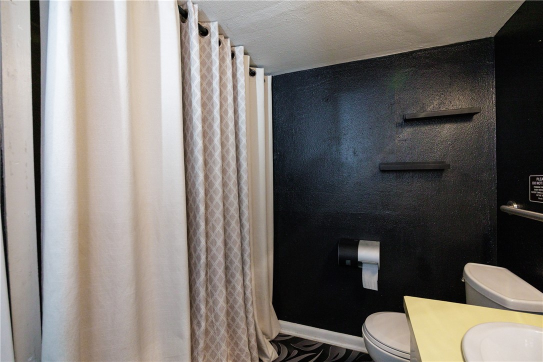 1002 Waldron Property Photo 34