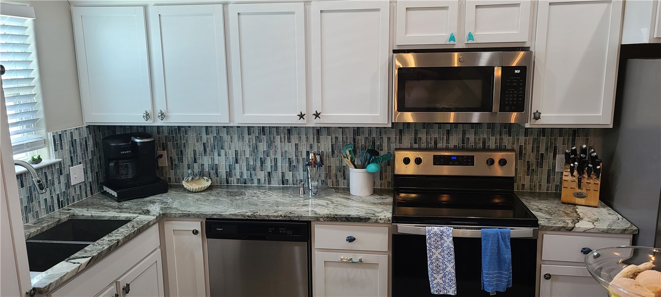 15114 Arashi Beach Dr Property Photo 4