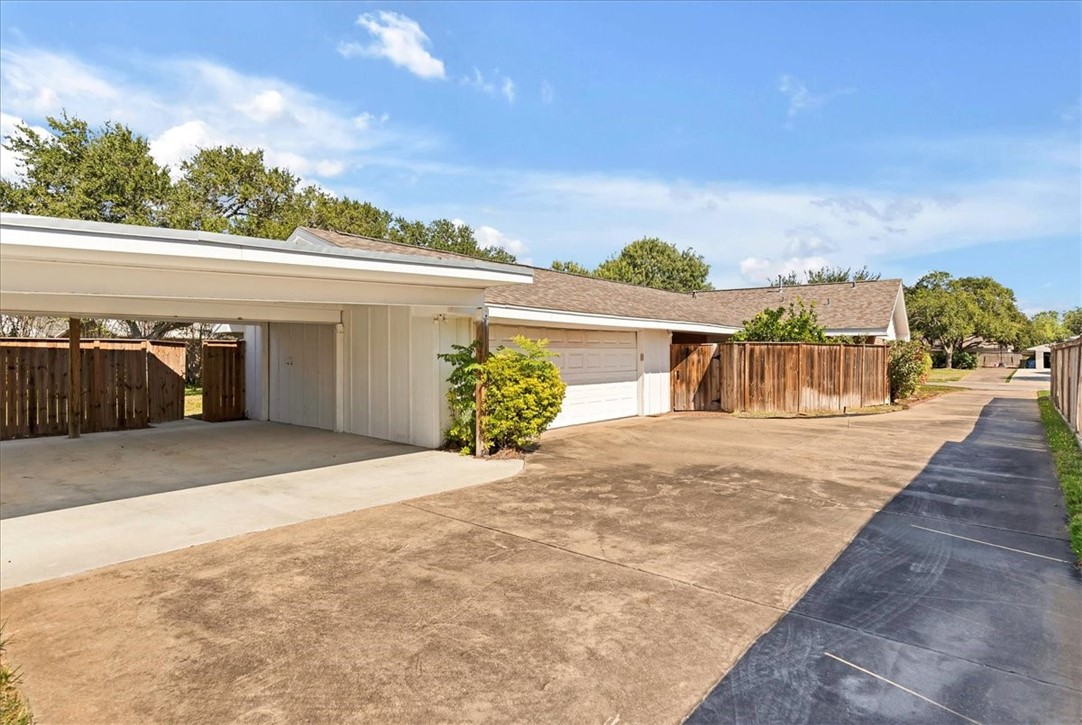 426 Cape Henry Dr Property Photo 2