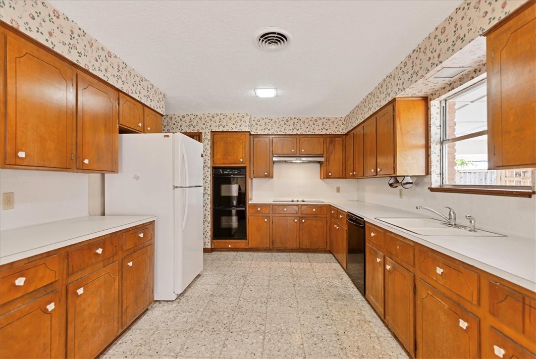 426 Cape Henry Dr Property Photo 10