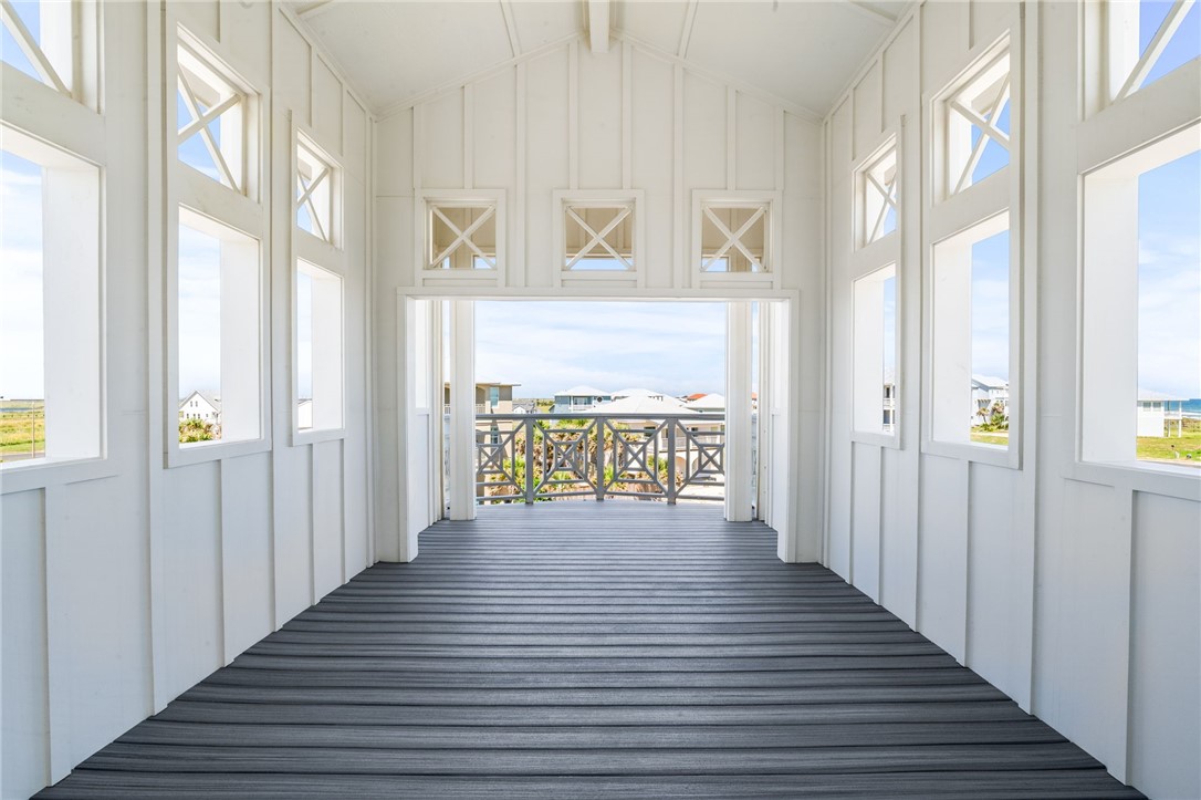 121 Bikini Dr Property Photo 2