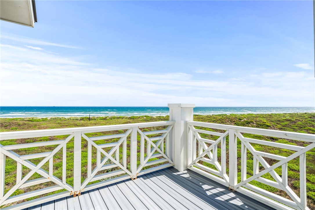 121 Bikini Dr Property Photo 5