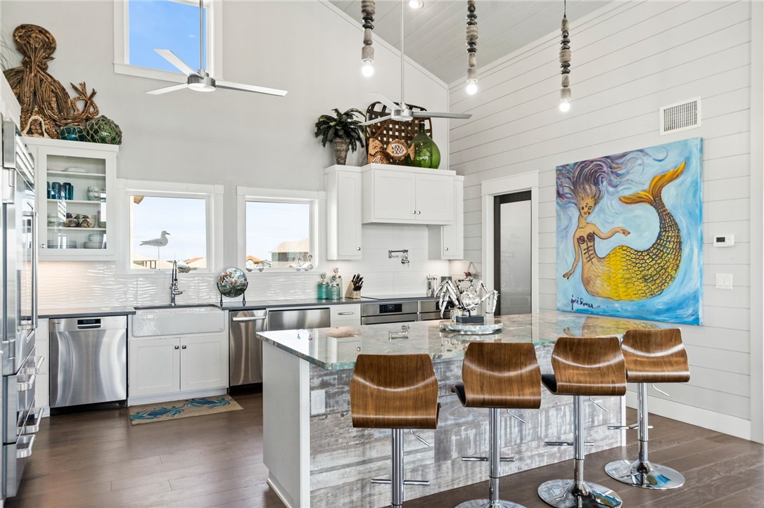 121 Bikini Dr Property Photo 9