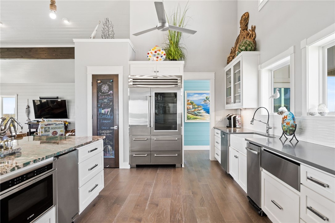 121 Bikini Dr Property Photo 10