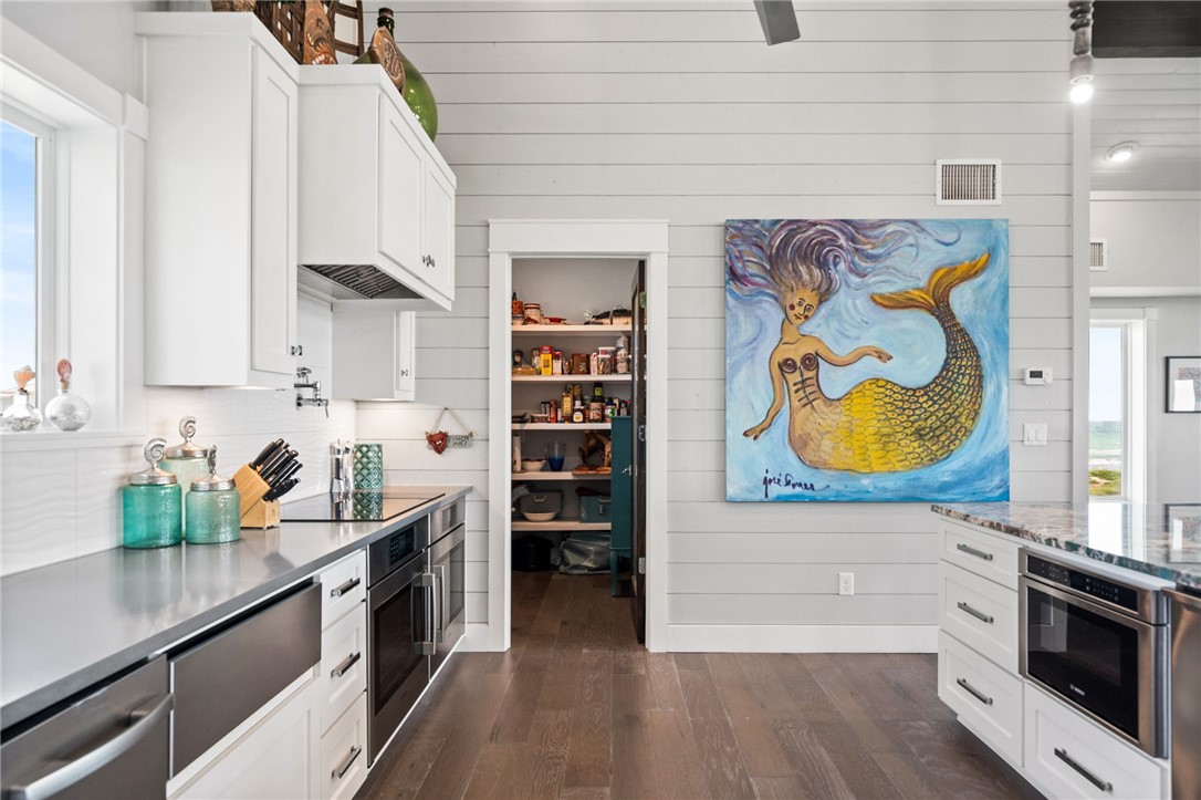 121 Bikini Dr Property Photo 11