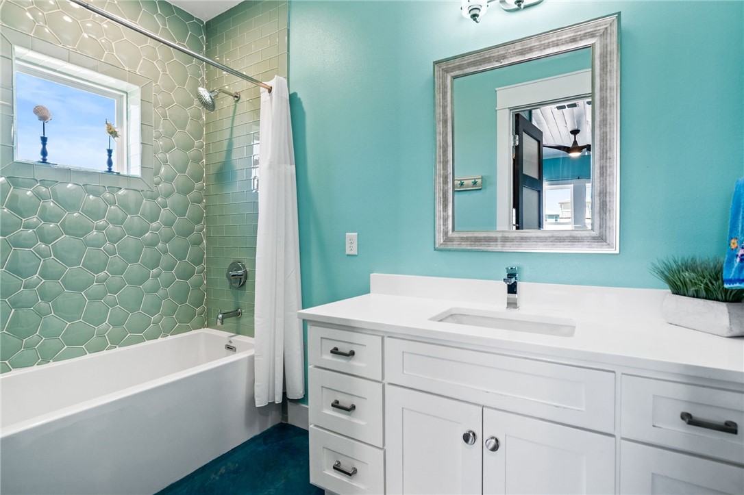 121 Bikini Dr Property Photo 32