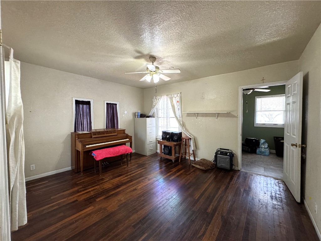 1202 Brentwood Dr Property Photo 21