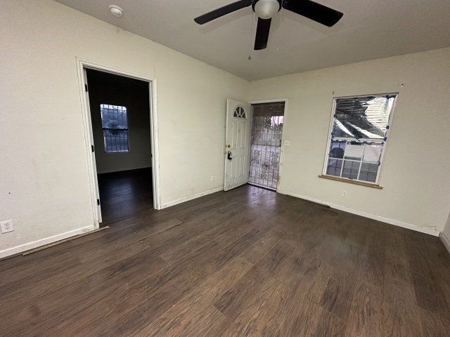 902 Burleson St Property Photo 5