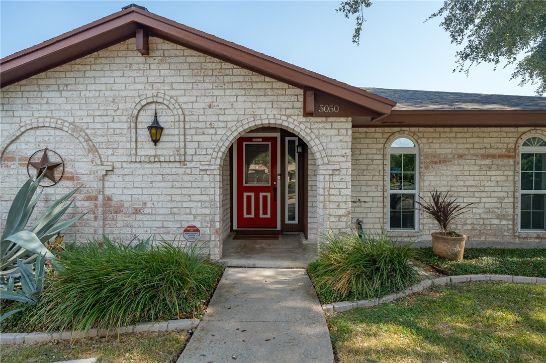 5050 Moultrie Property Photo 2