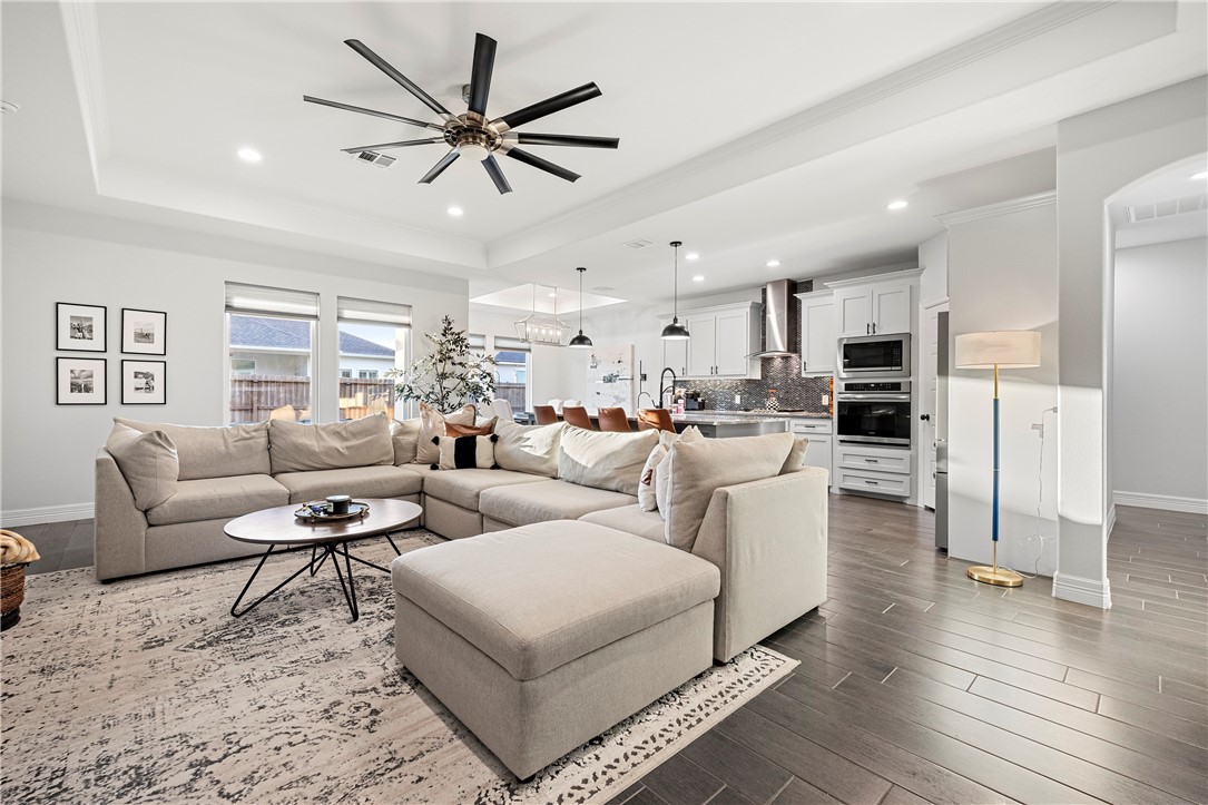 4218 Azali Dr Property Photo 5