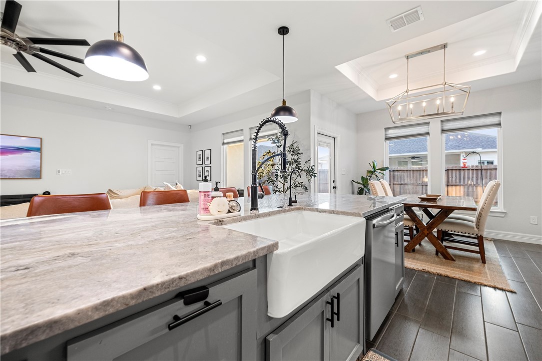 4218 Azali Dr Property Photo 9