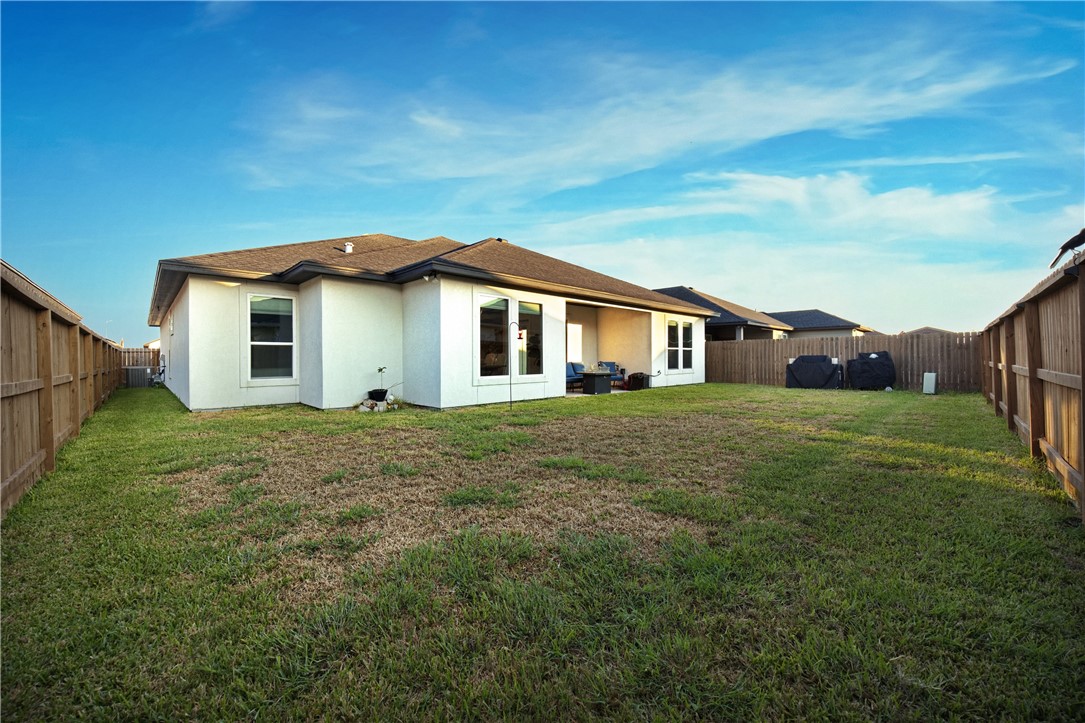 4218 Azali Dr Property Photo 28