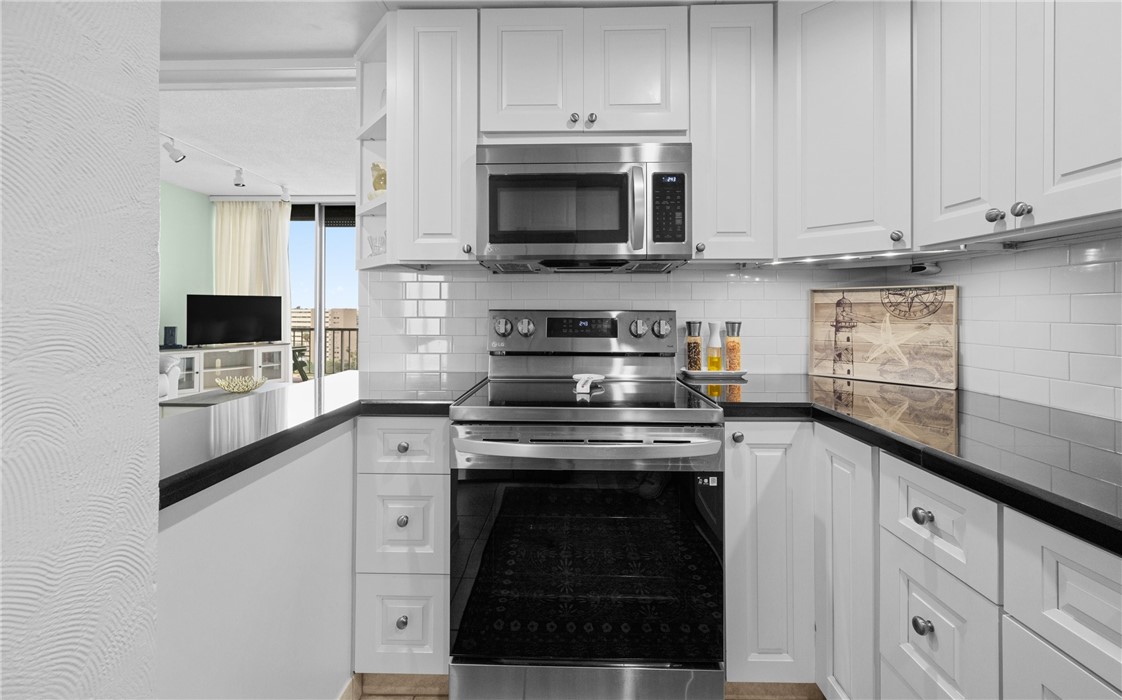 4600 Ocean Dr 1002 Property Photo 9