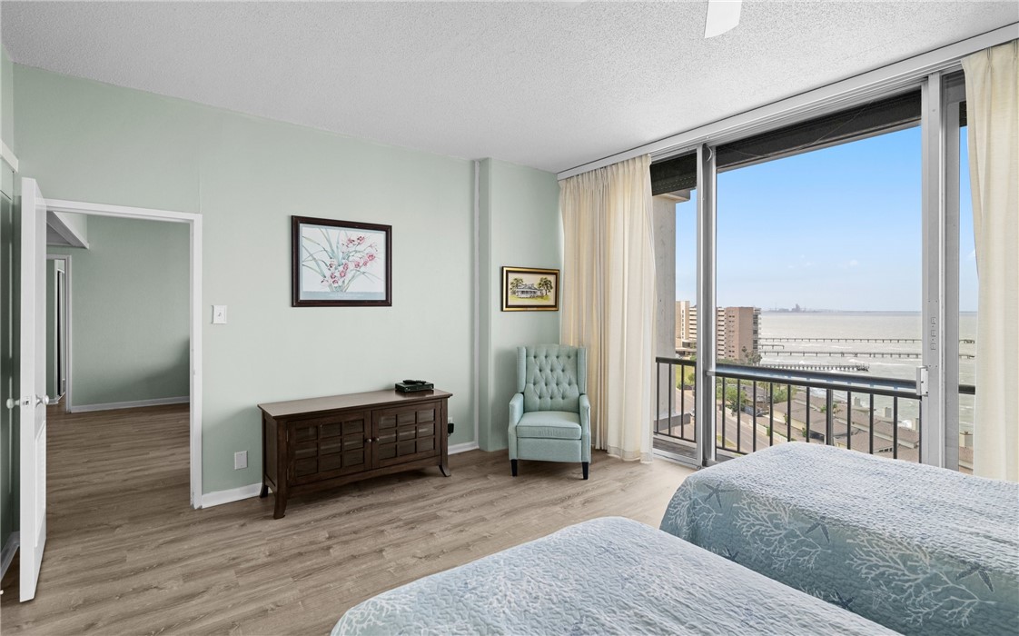 4600 Ocean Dr 1002 Property Photo 13