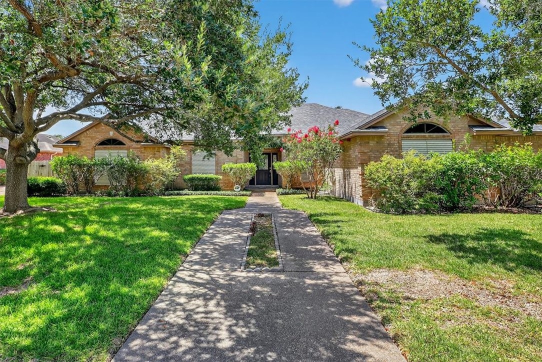 6153 Lemans Dr Property Photo 1