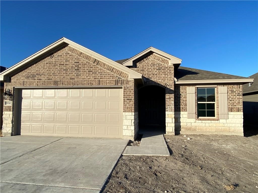 1930 Kentucky Derby Dr Property Photo 1