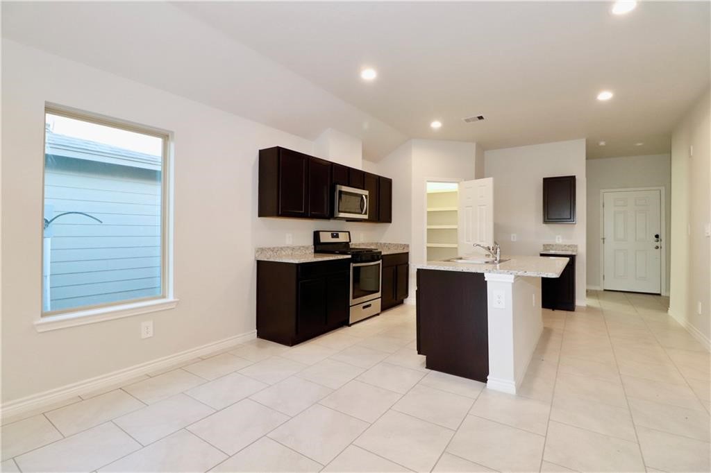 1930 Kentucky Derby Dr Property Photo 4