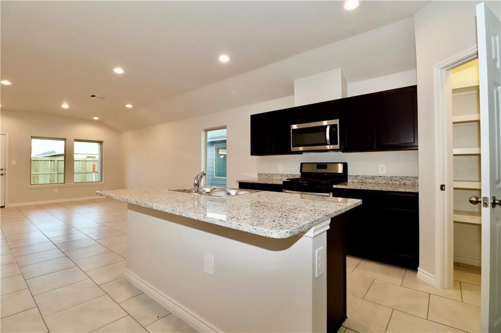 1930 Kentucky Derby Dr Property Photo 5