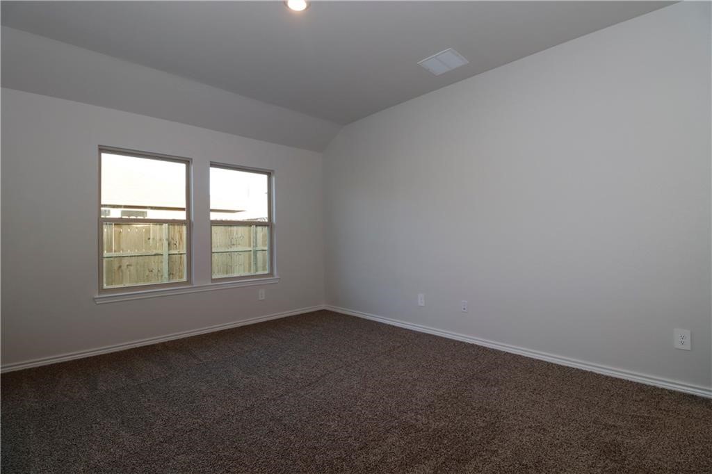 1930 Kentucky Derby Dr Property Photo 6