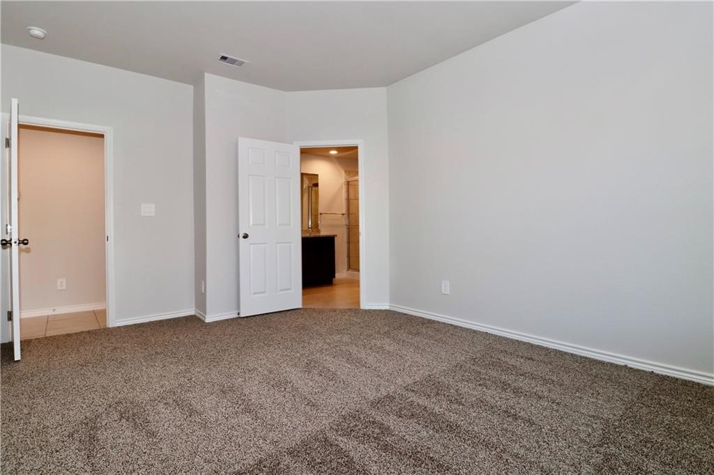 1930 Kentucky Derby Dr Property Photo 7