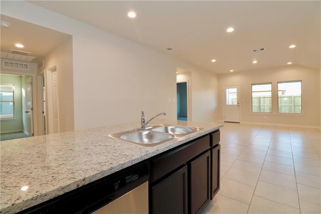 1930 Kentucky Derby Dr Property Photo 15