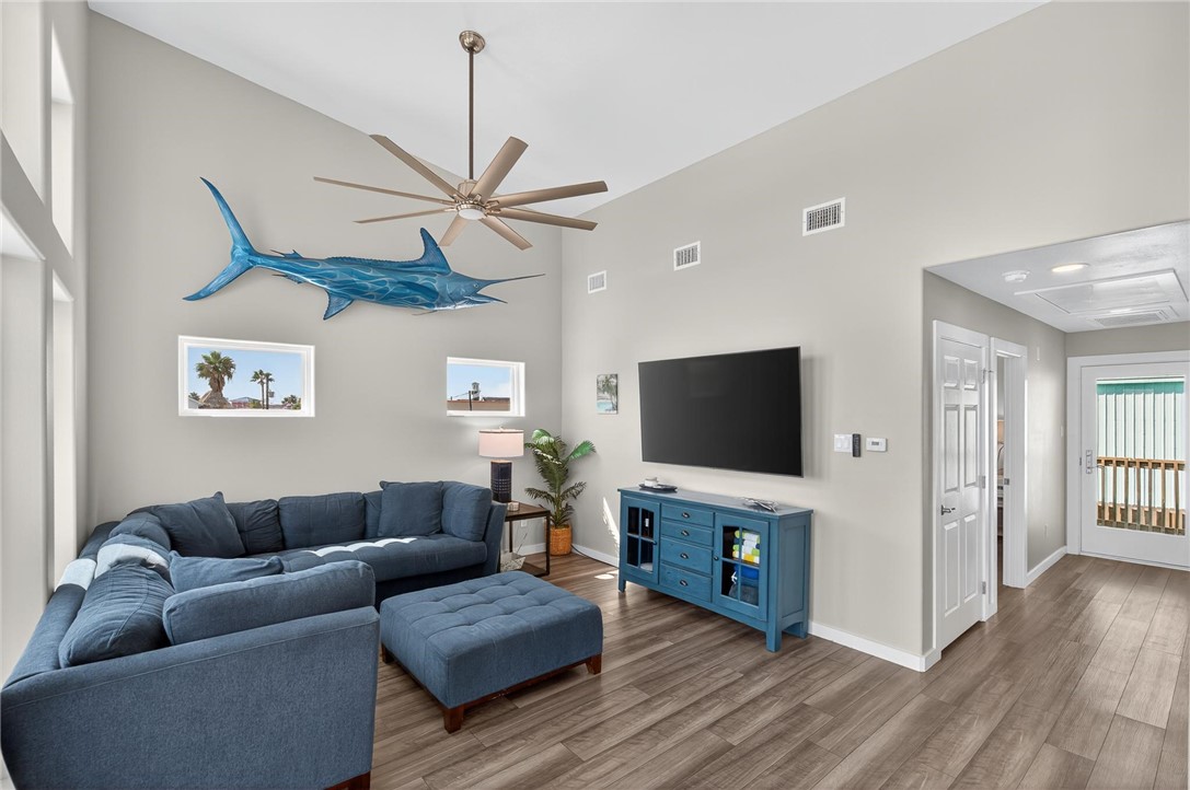 418 S 9th St Property Photo 6