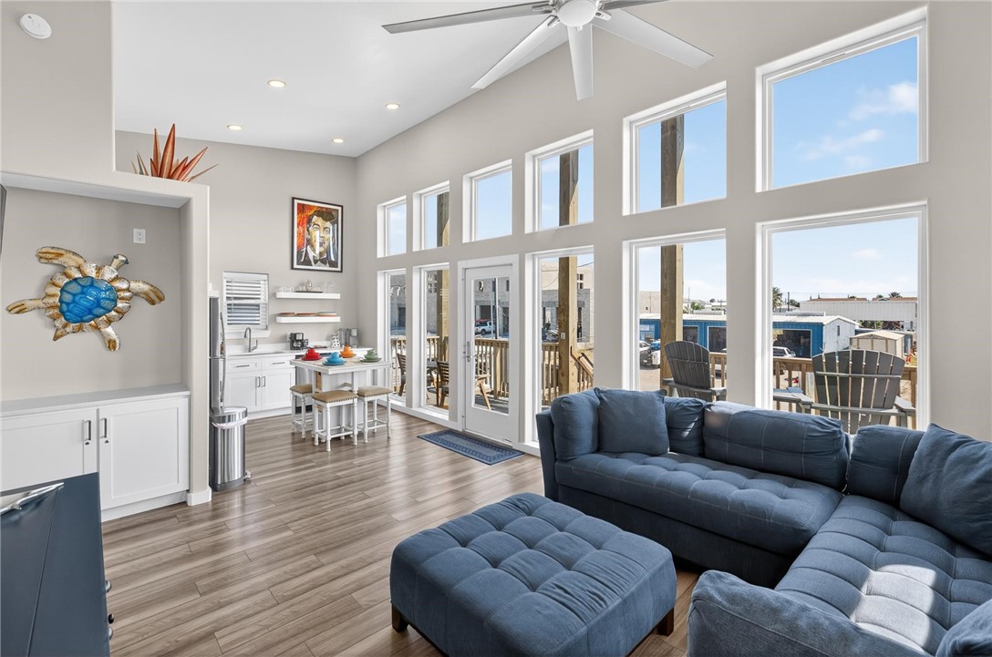 418 S 9th St Property Photo 8