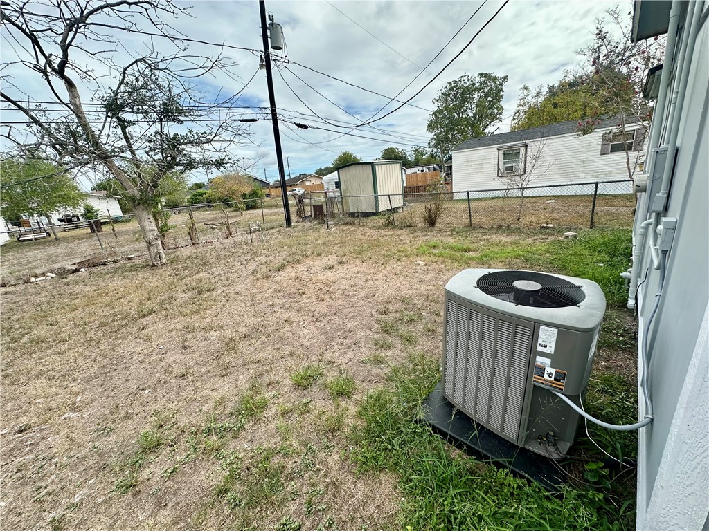 2714 Auther St Property Photo 24