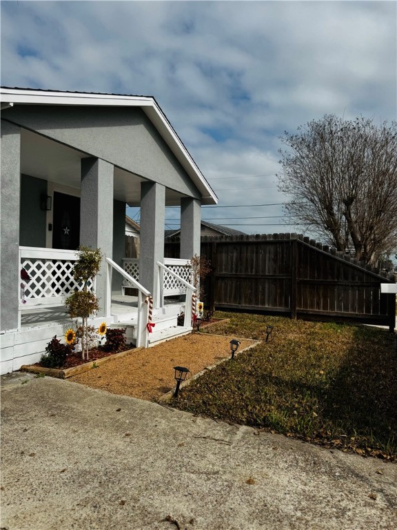 1034 Mendoza St Property Photo 2