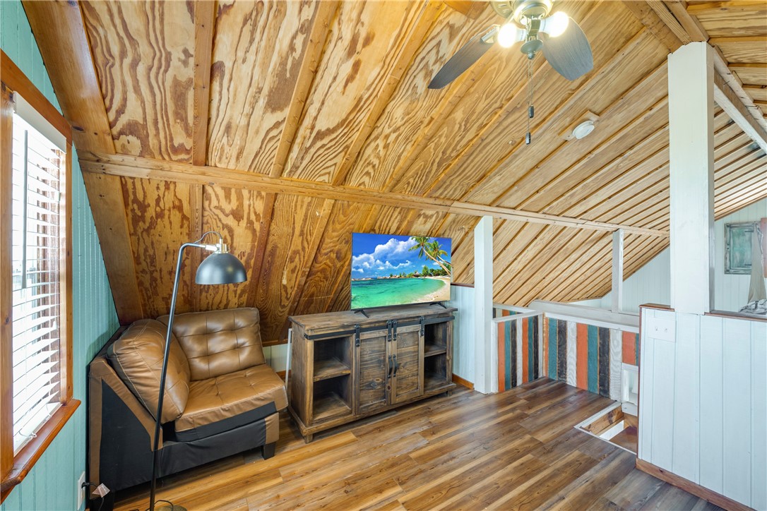 1338 Ross Ave Property Photo 11