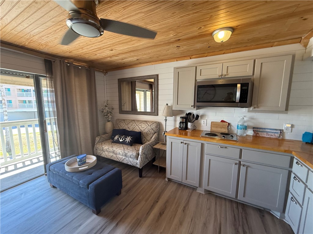 3938 Surfside Blvd 3112 Property Photo 1