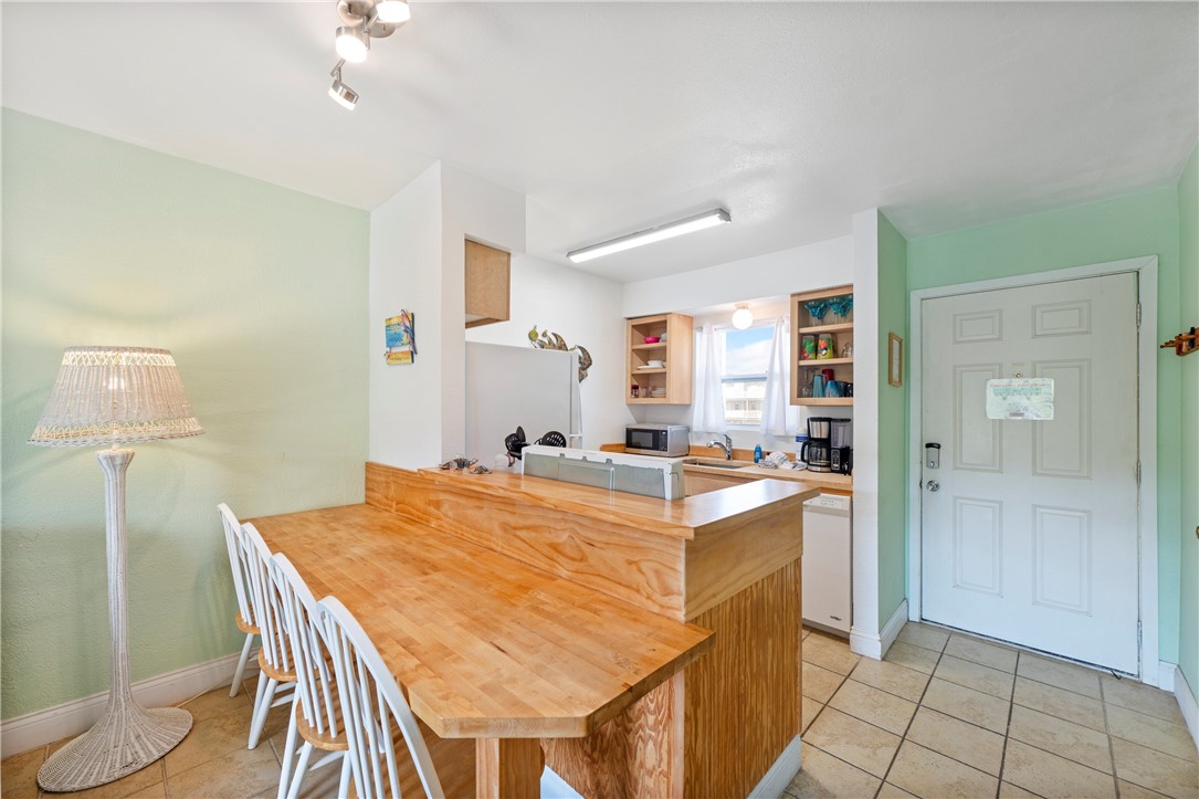 900 N Station St B5 Property Photo 5