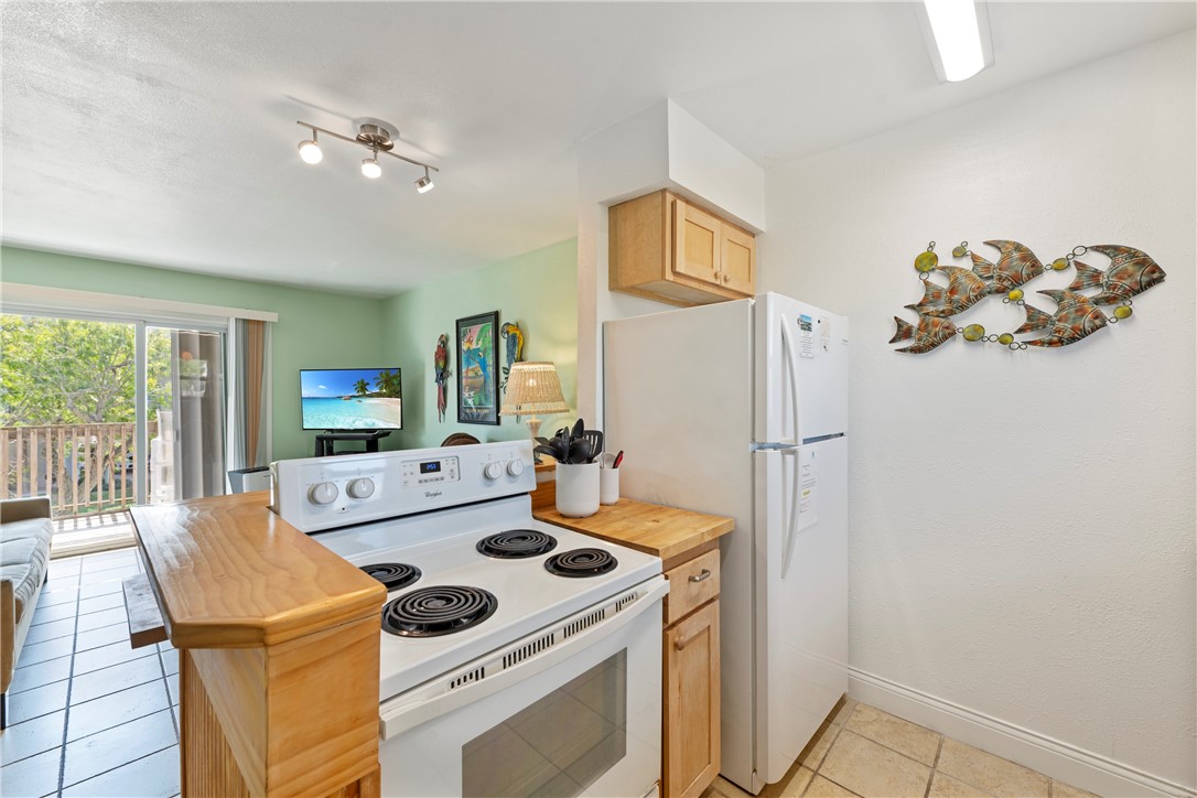 900 N Station St B5 Property Photo 6