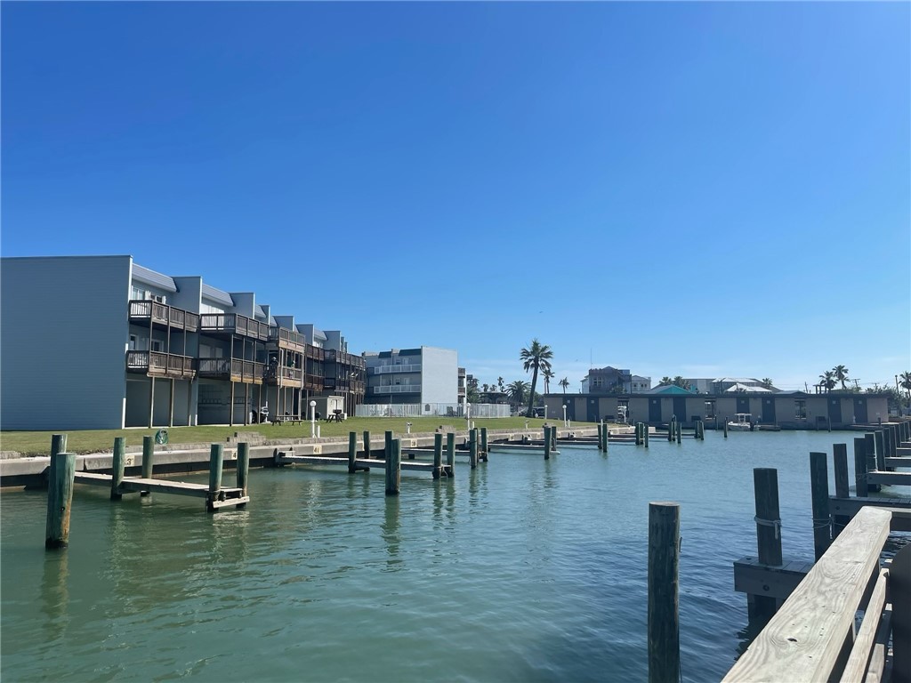 900 N Station St B5 Property Photo 17