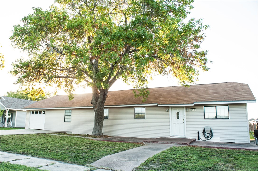 2741 Beaumont Ave Property Photo 1