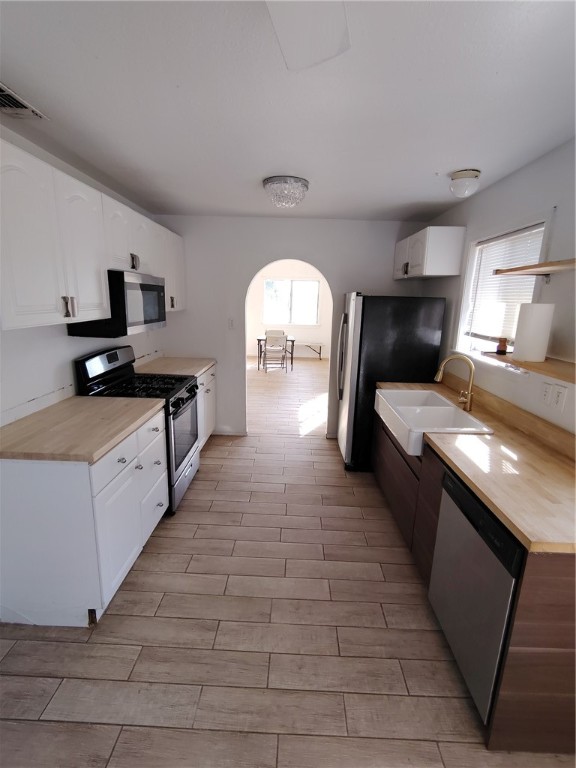 901 N Terry St Property Photo 3