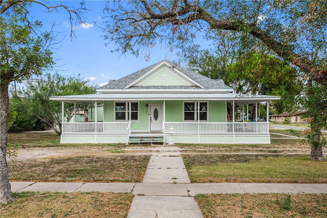 113 E 6th St Property Photo 1