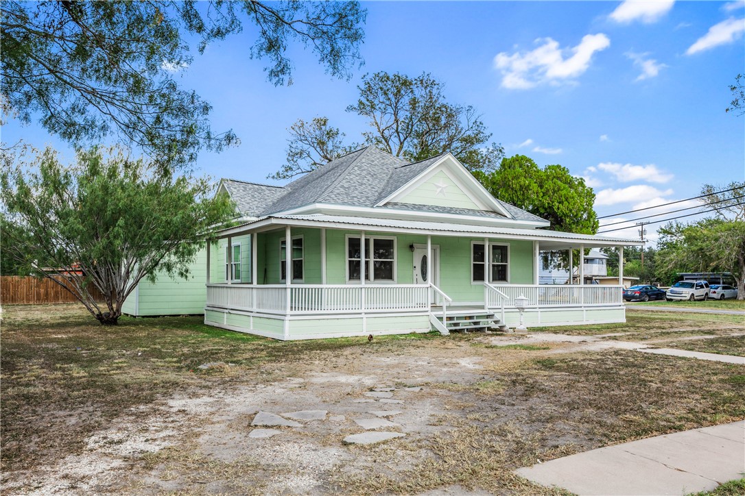 113 E 6th St Property Photo 2