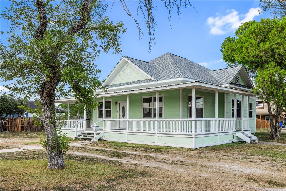 113 E 6th St Property Photo 3