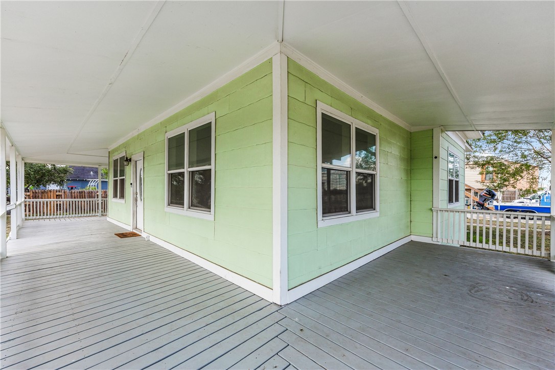 113 E 6th St Property Photo 6