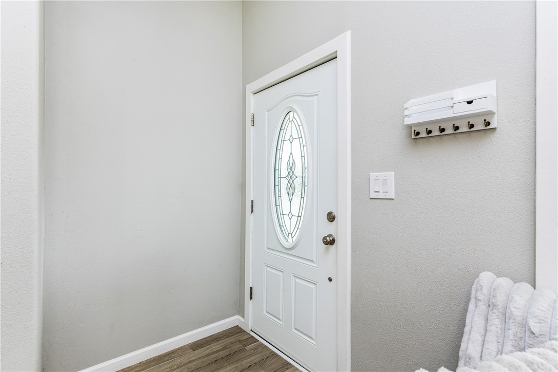 113 E 6th St Property Photo 7