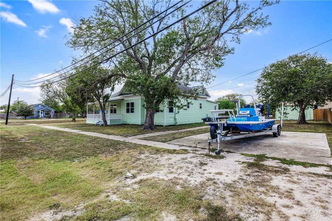 113 E 6th St Property Photo 21