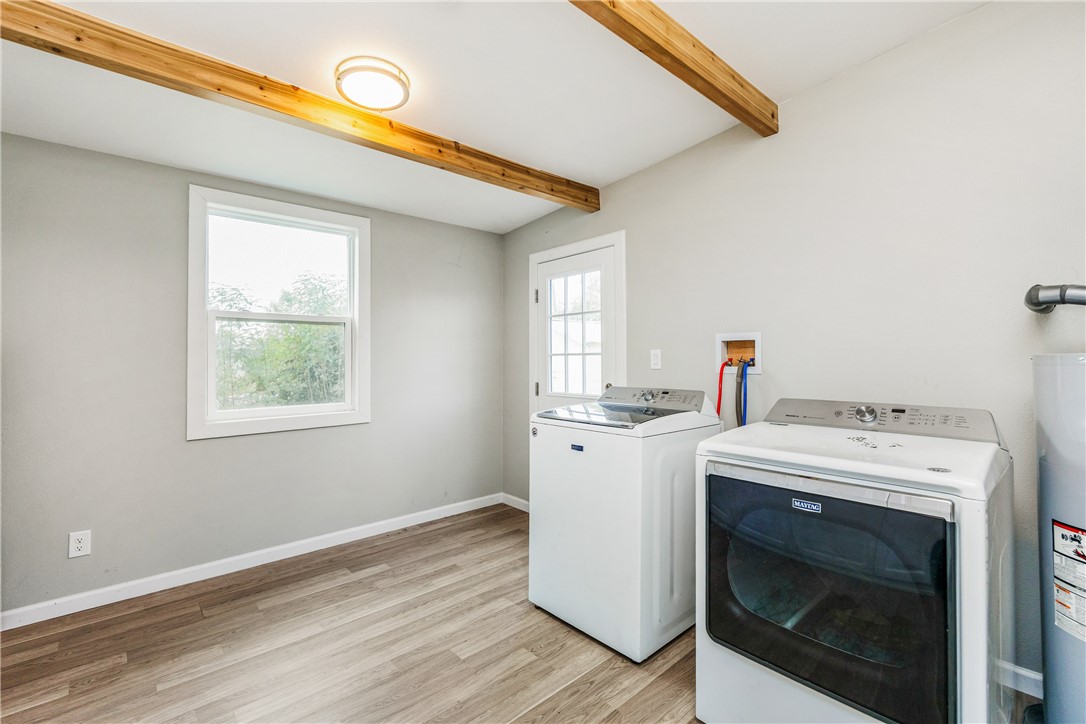 113 E 6th St Property Photo 23