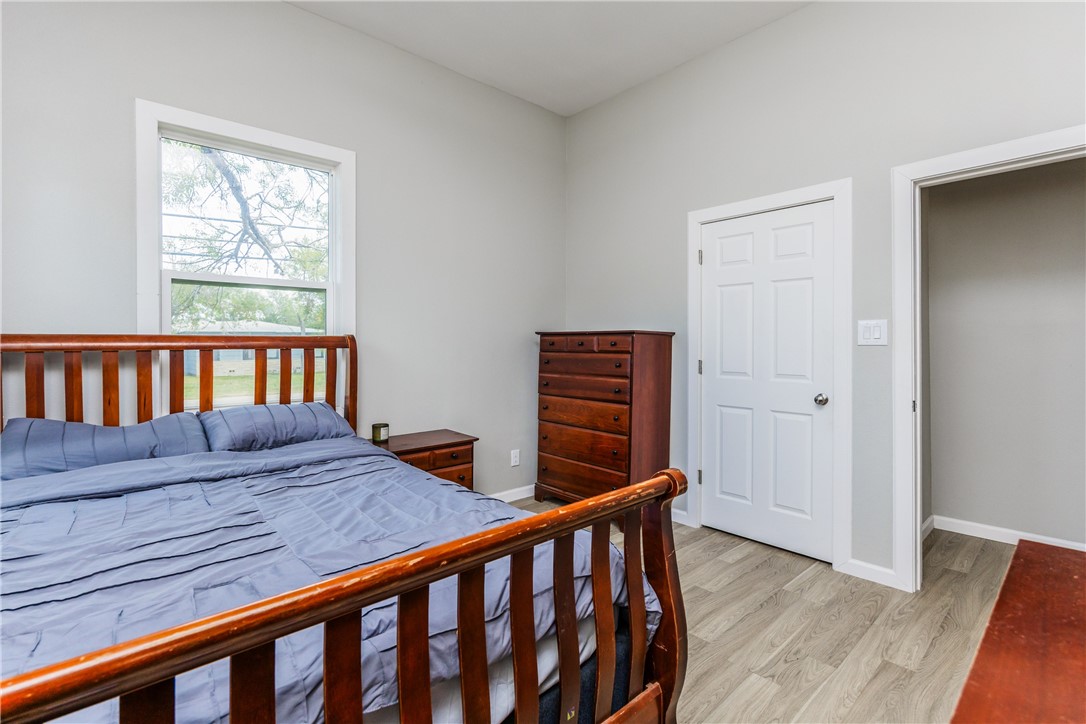 113 E 6th St Property Photo 31